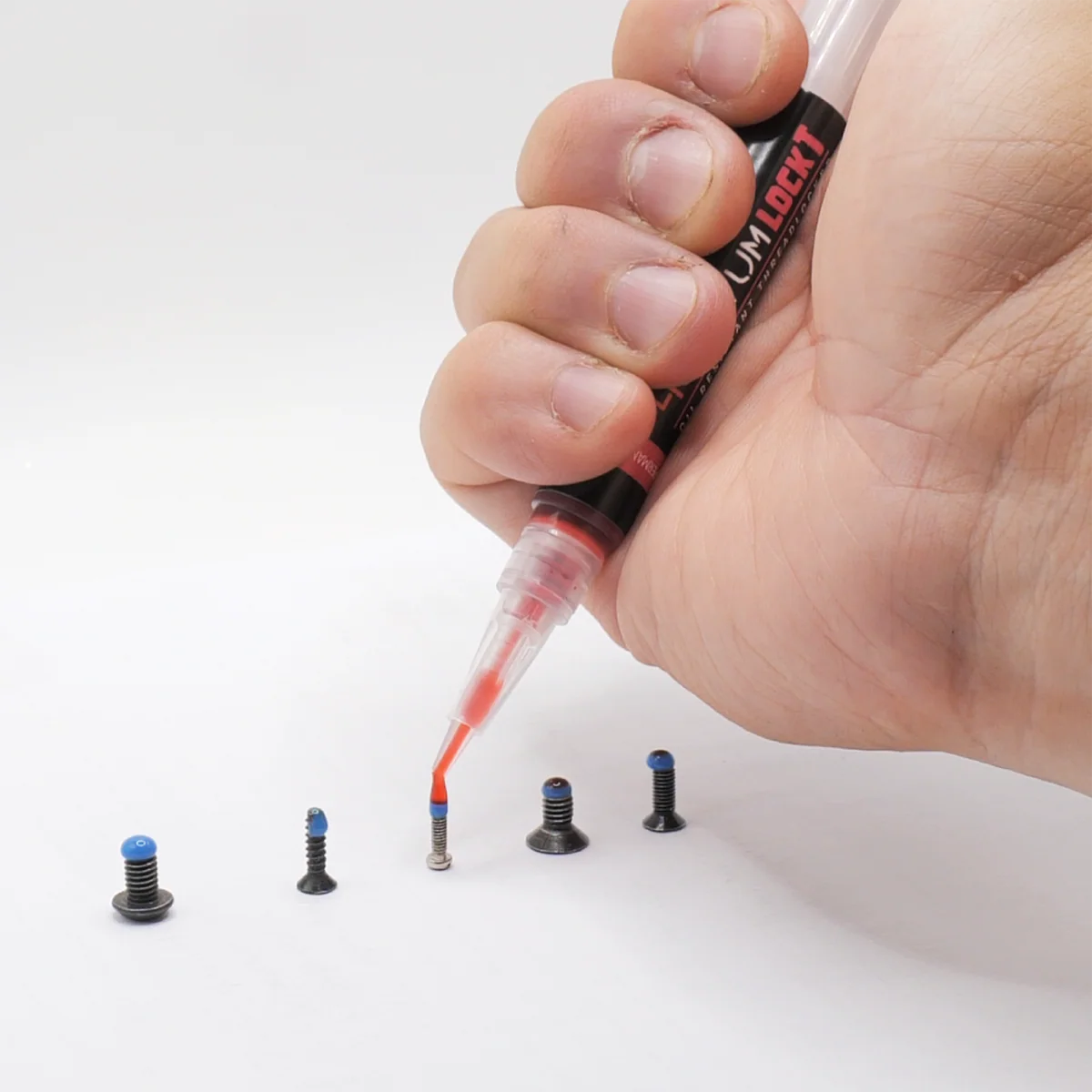 4uantum Permanent Thread Adhesive (Red)